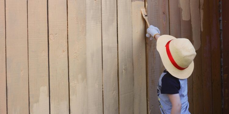 how to paint a fence