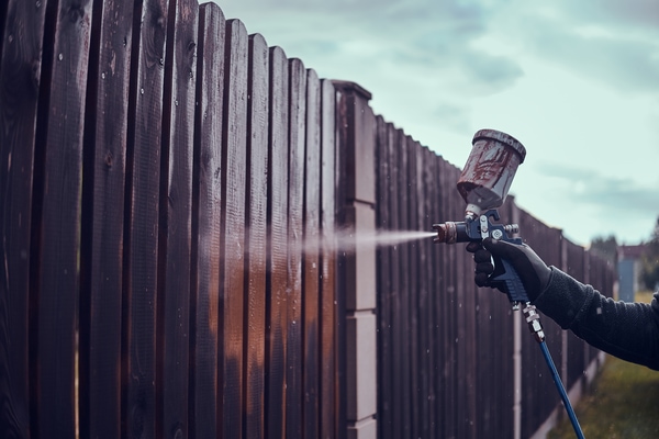 fence painting airbrush